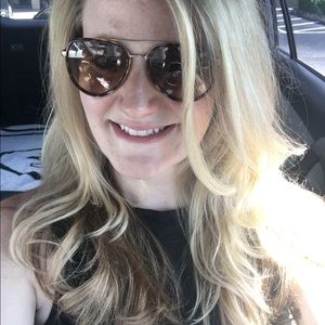 Meet your Posher, Casey